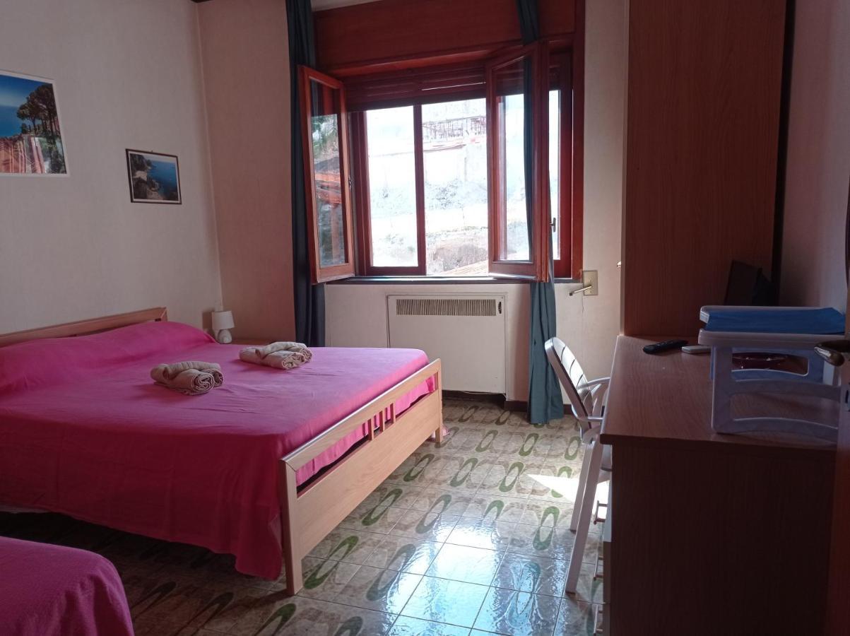 Chambre Triple avec Salle de Bains Commune
